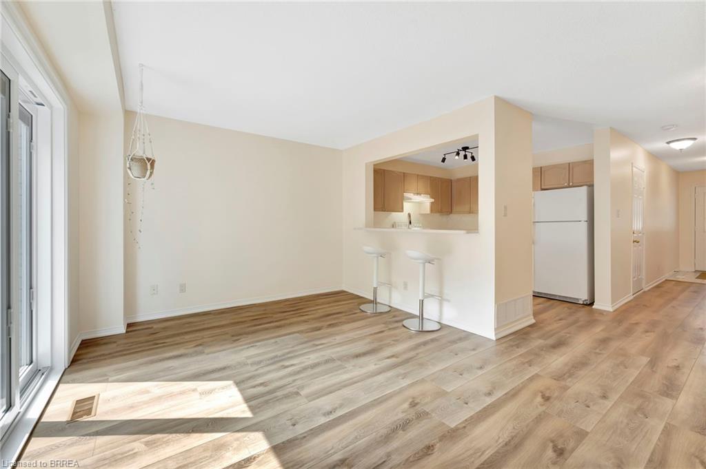 26-31 Moss Boulevard Property Photo 13