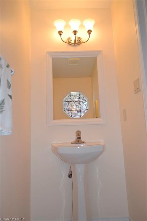 26-31 Moss Boulevard Property Photo 16