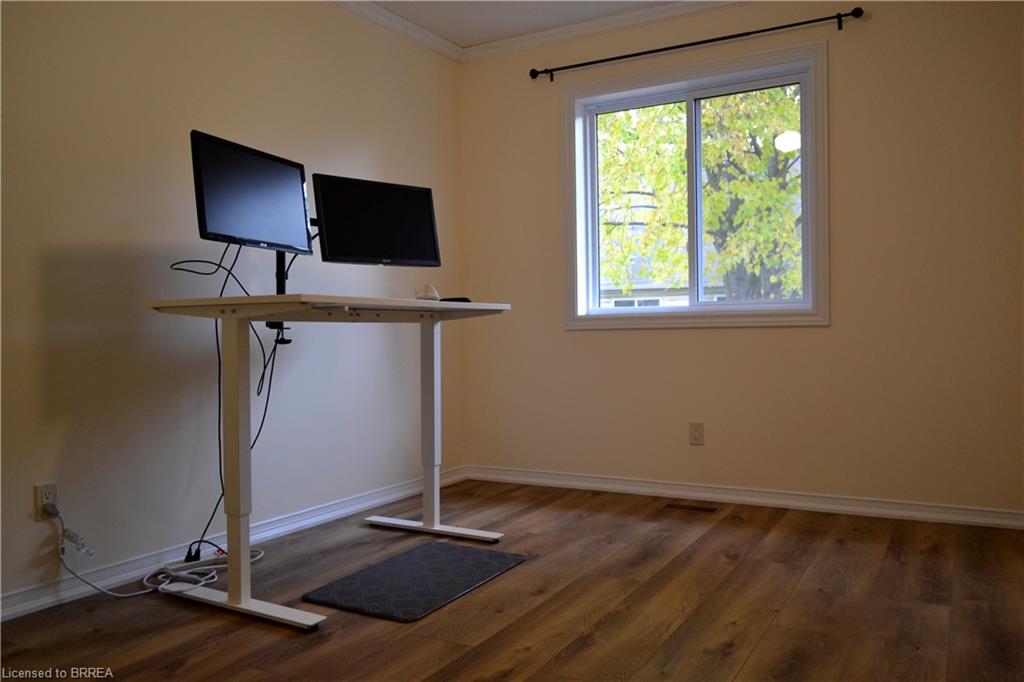 26-31 Moss Boulevard Property Photo 22