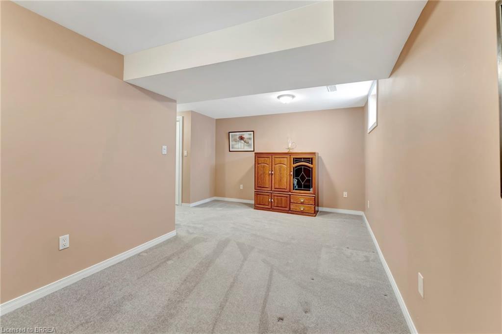 26-31 Moss Boulevard Property Photo 29