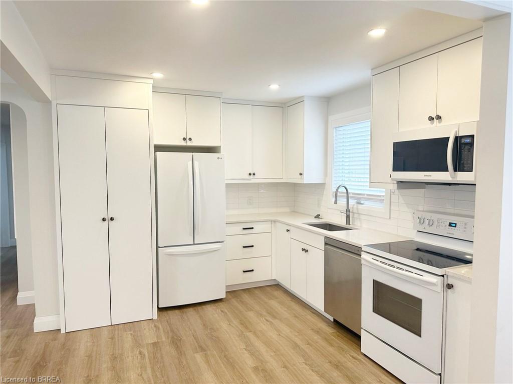 75 Henderson Avenue Property Photo 6