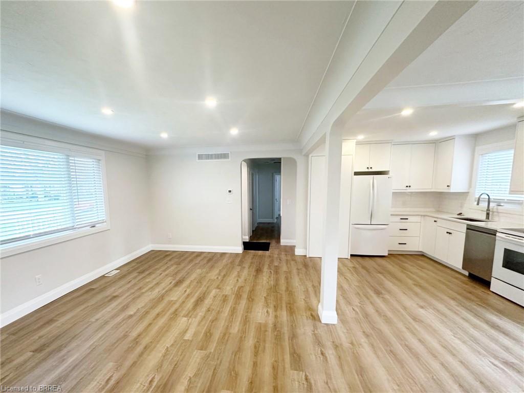 75 Henderson Avenue Property Photo 9