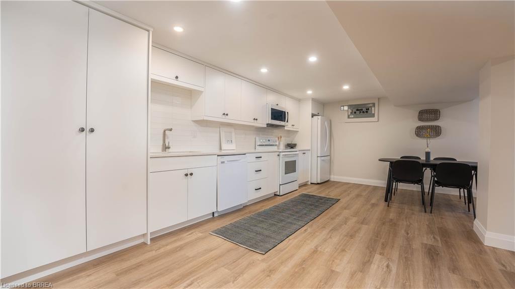 75 Henderson Avenue Property Photo 18