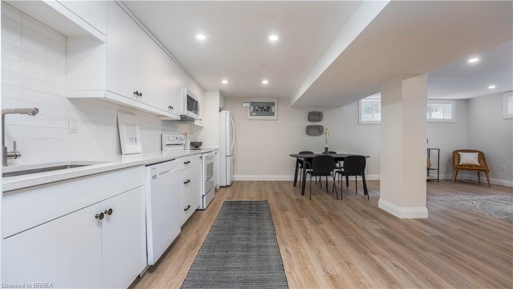 75 Henderson Avenue Property Photo 27