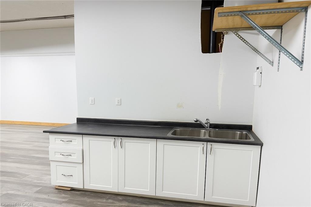 9-4256 Carroll Avenue Property Photo 3