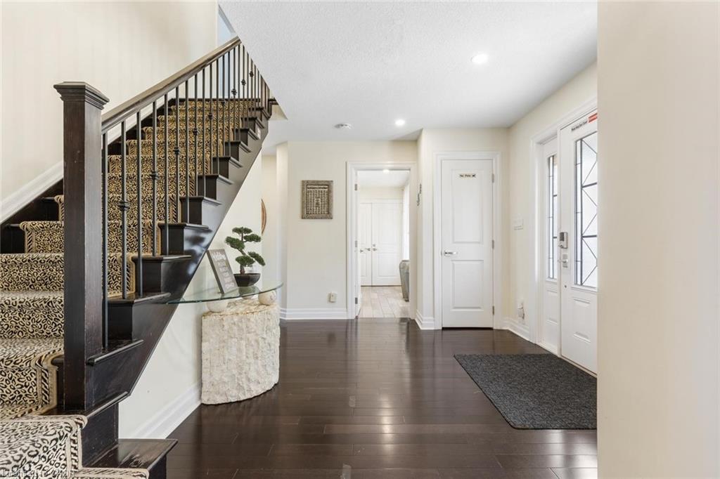 1073 N Service Road Property Photo 7