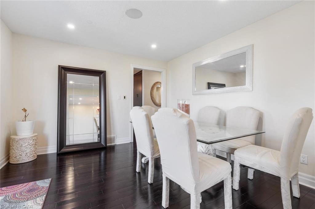 1073 N Service Road Property Photo 11