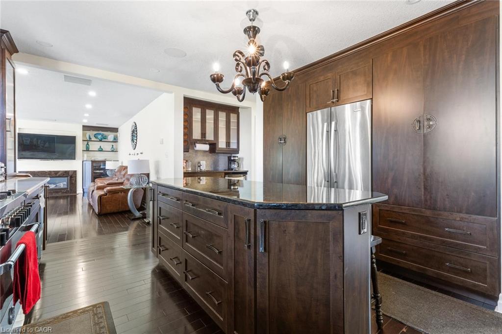 1073 N Service Road Property Photo 13