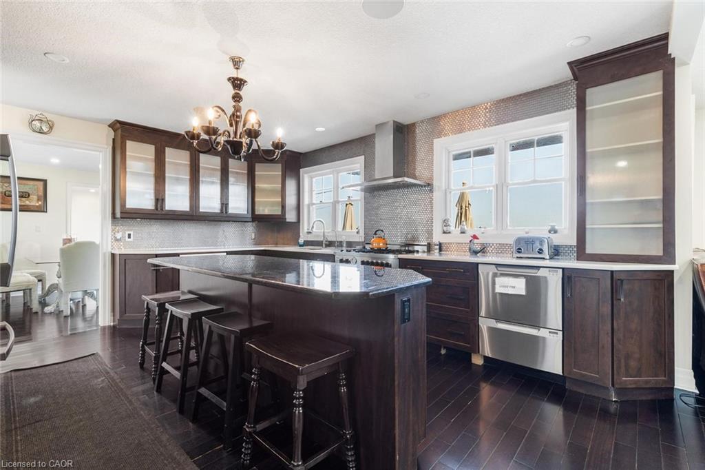 1073 N Service Road Property Photo 16