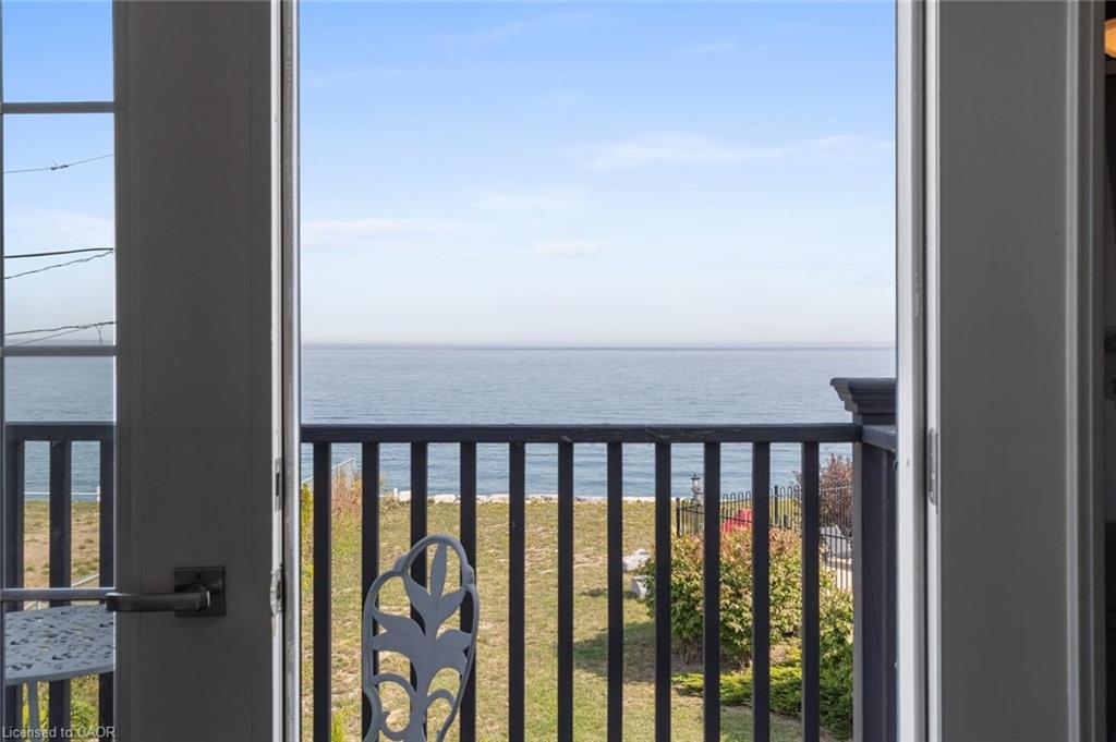 1073 N Service Road Property Photo 25