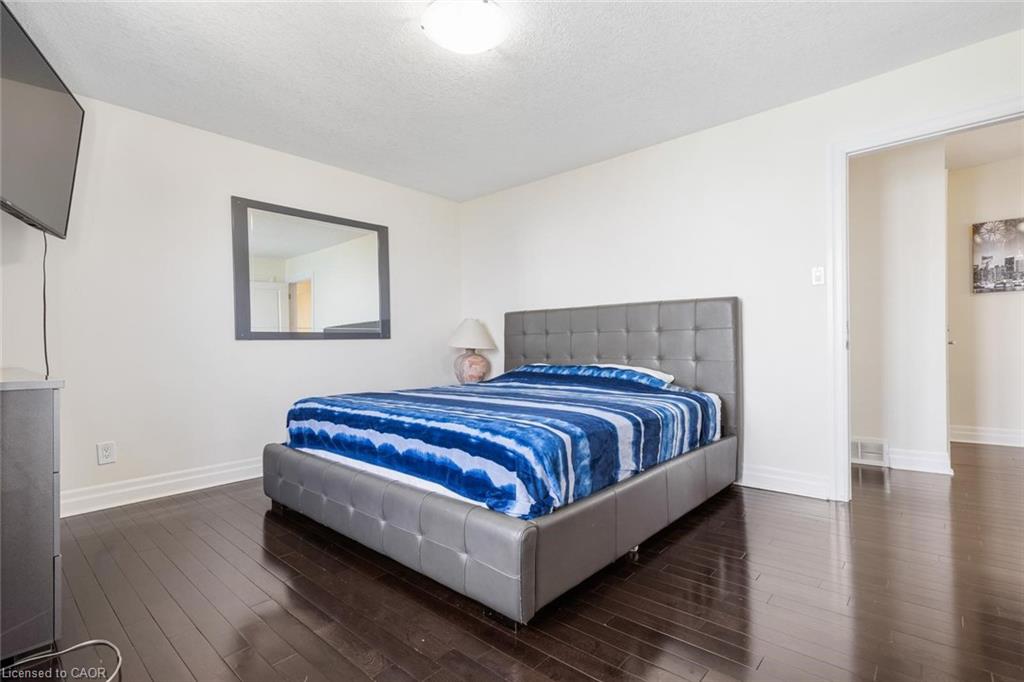 1073 N Service Road Property Photo 28