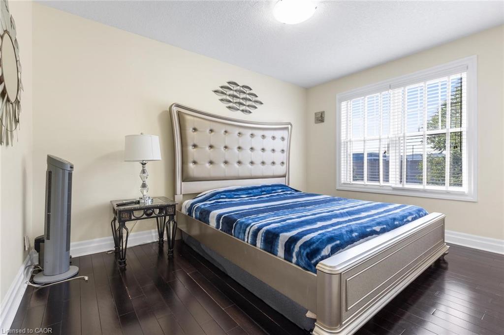 1073 N Service Road Property Photo 30