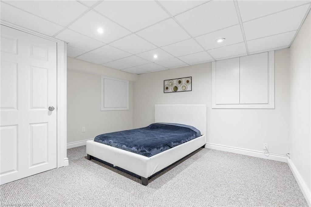 1073 N Service Road Property Photo 35