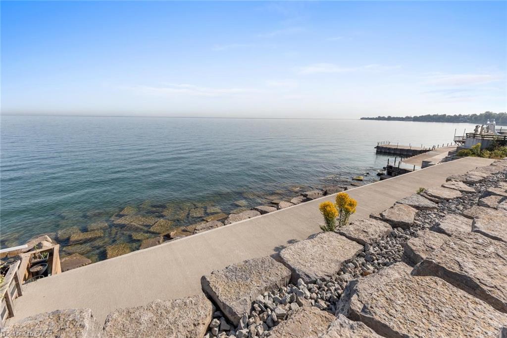 1073 N Service Road Property Photo 37