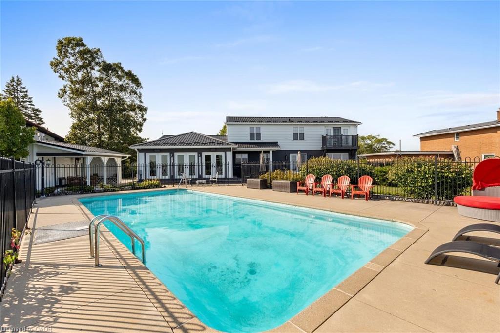 1073 N Service Road Property Photo 39