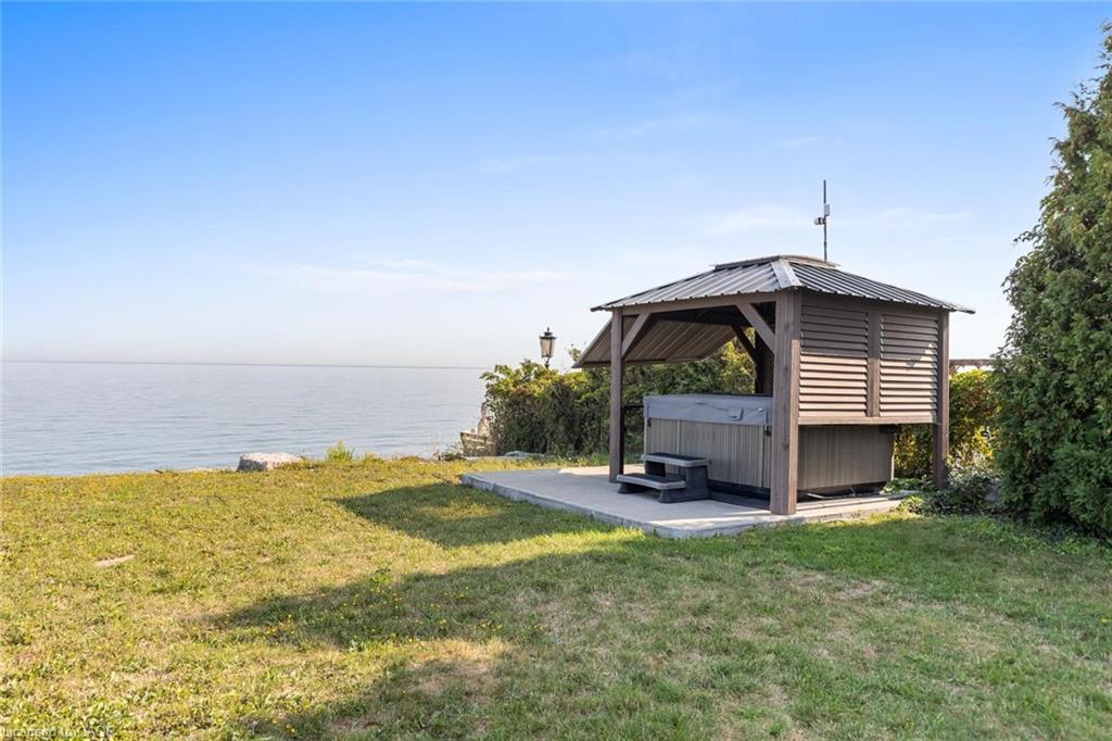 1073 N Service Road Property Photo 44