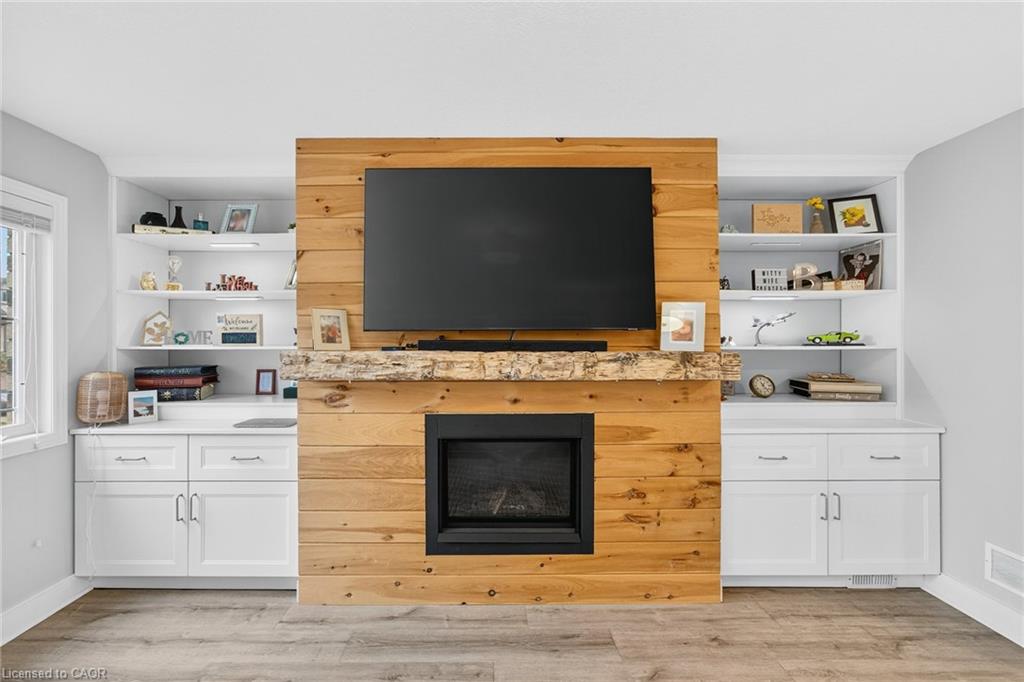 110 Oakes Crescent Property Photo 9