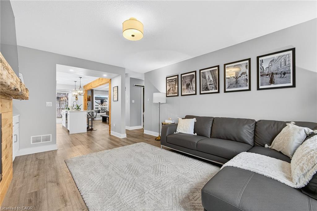 110 Oakes Crescent Property Photo 10