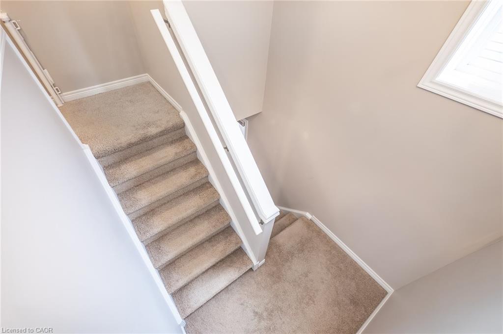 110 Oakes Crescent Property Photo 21