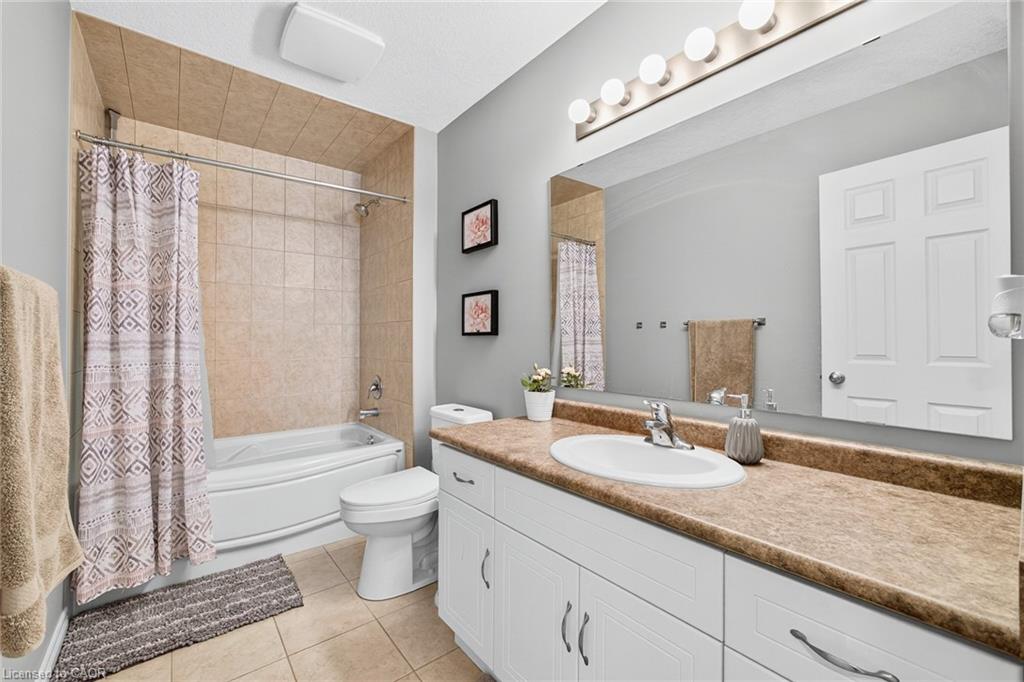 110 Oakes Crescent Property Photo 24