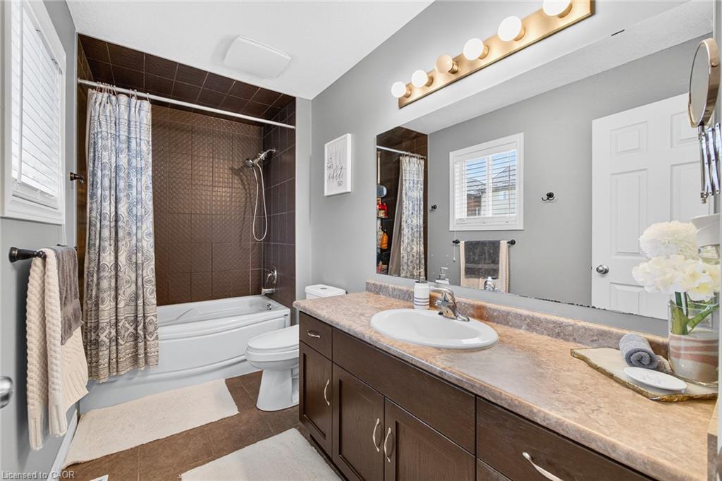 110 Oakes Crescent Property Photo 30