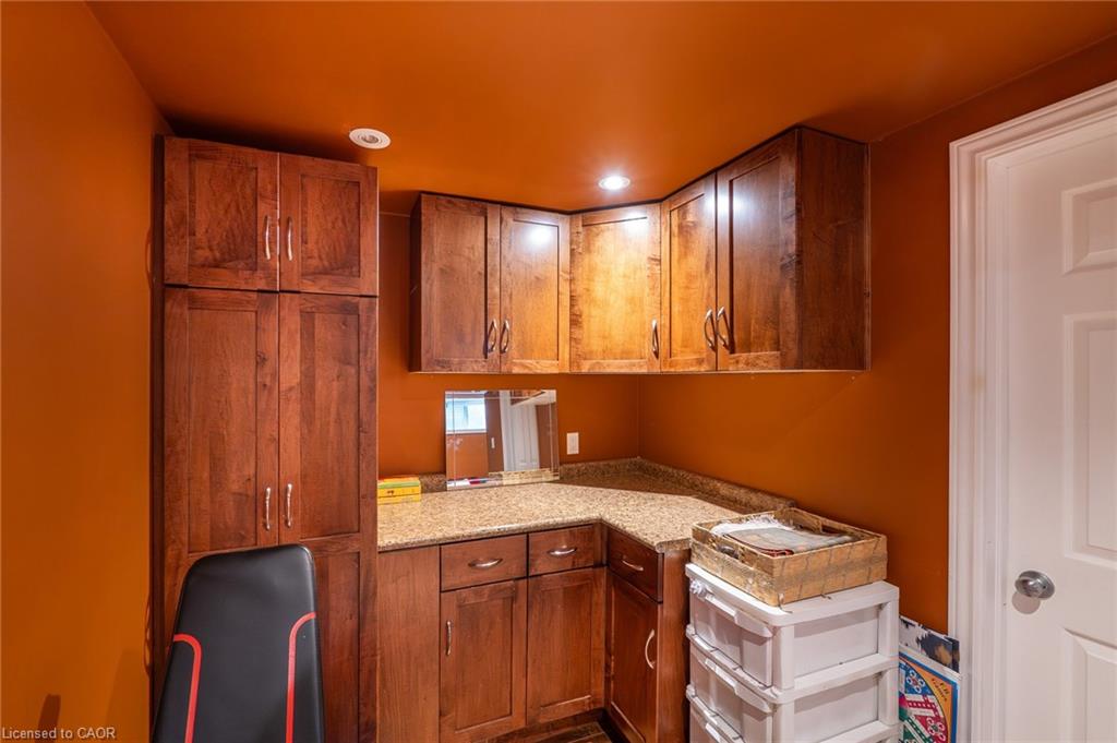 110 Oakes Crescent Property Photo 35