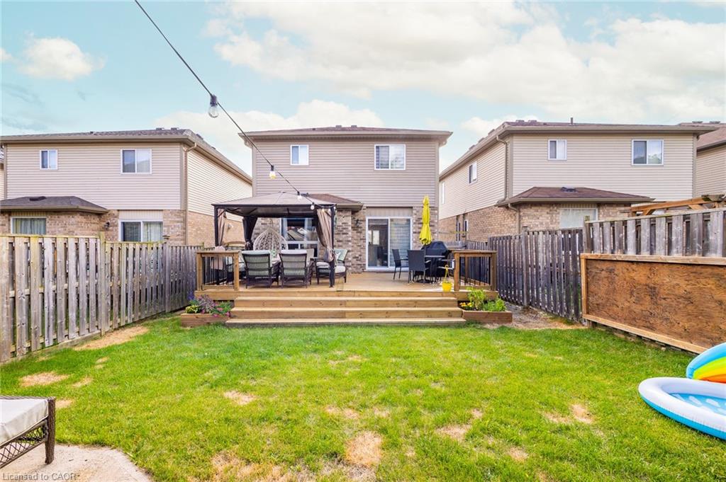 110 Oakes Crescent Property Photo 43