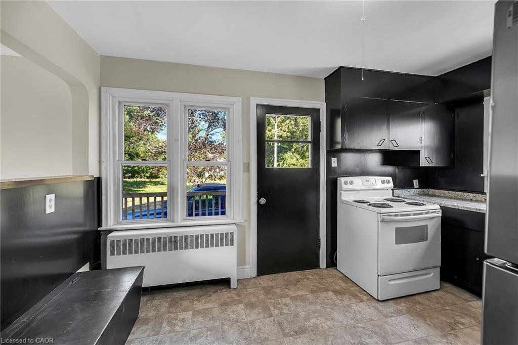 2918 Upper James Street Property Photo 18