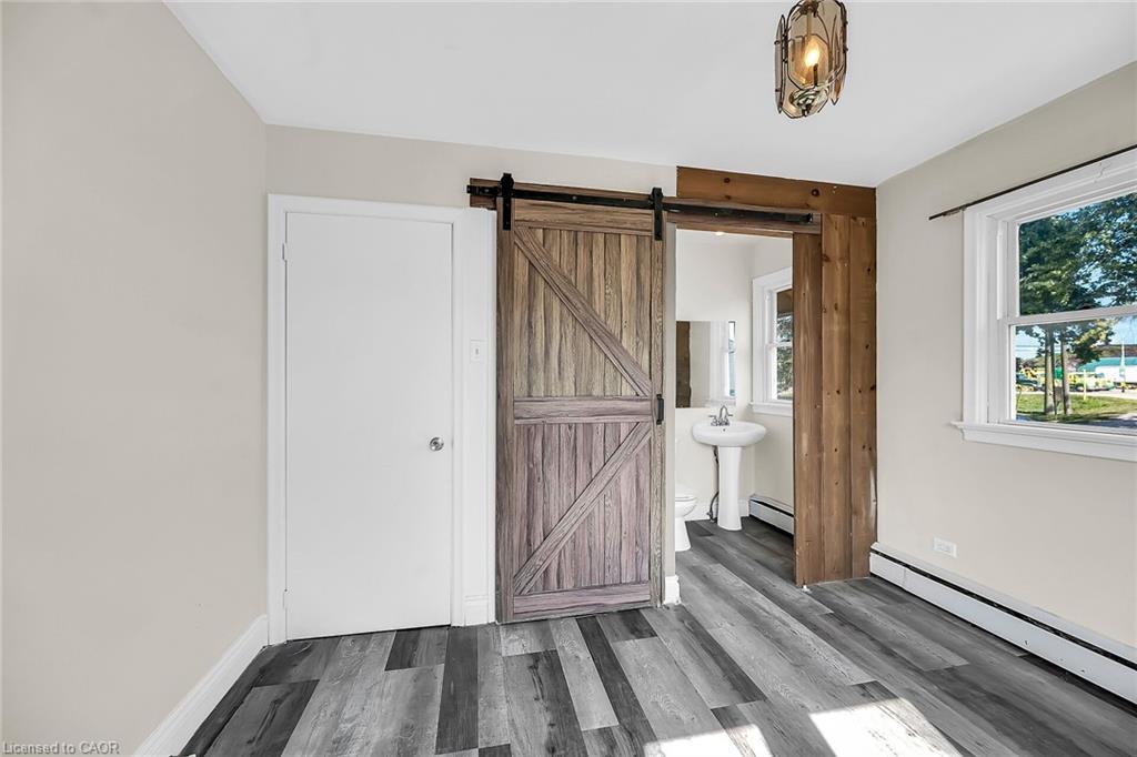 2918 Upper James Street Property Photo 23