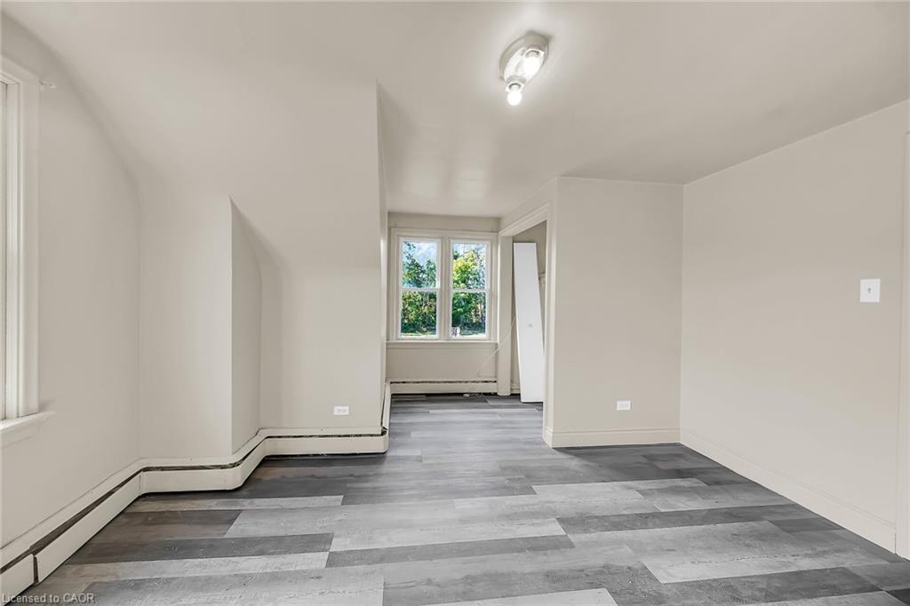 2918 Upper James Street Property Photo 28