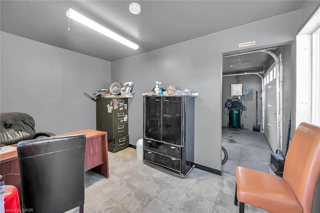 2918 Upper James Street Property Photo 39