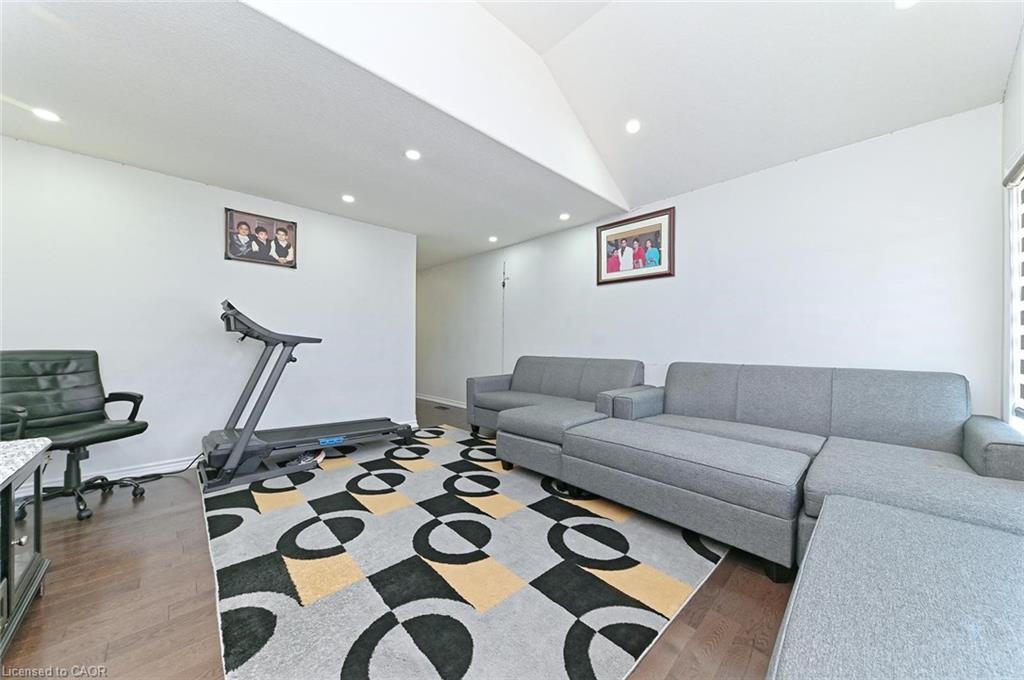 6 Wildflower Street Property Photo 9