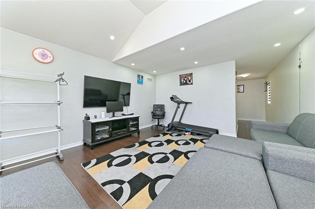 6 Wildflower Street Property Photo 10