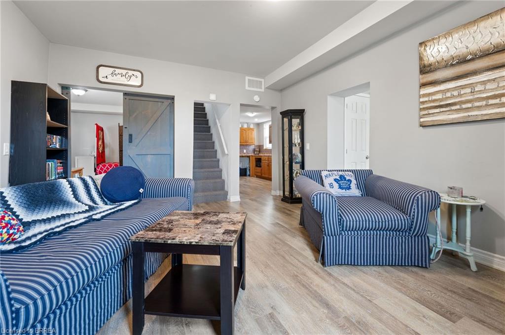 43 Main Street N Property Photo 6