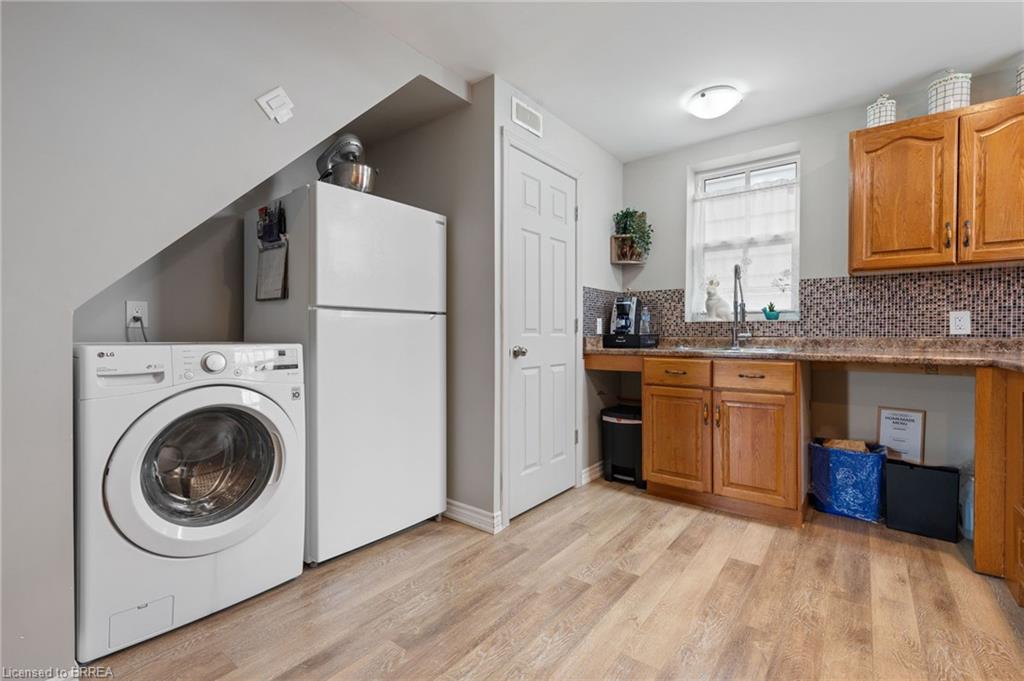 43 Main Street N Property Photo 9