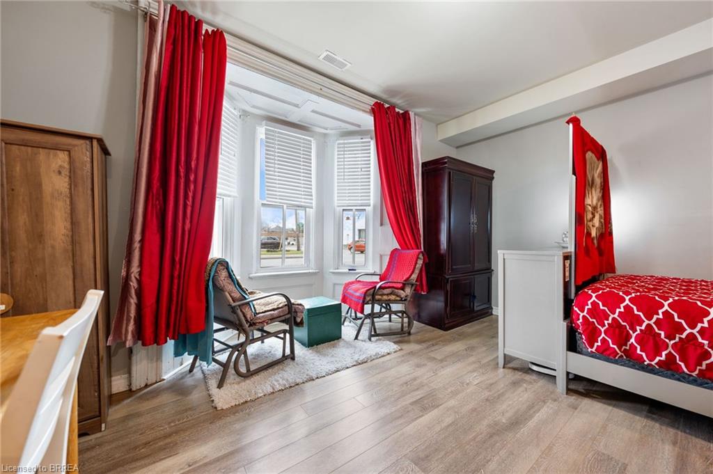 43 Main Street N Property Photo 14