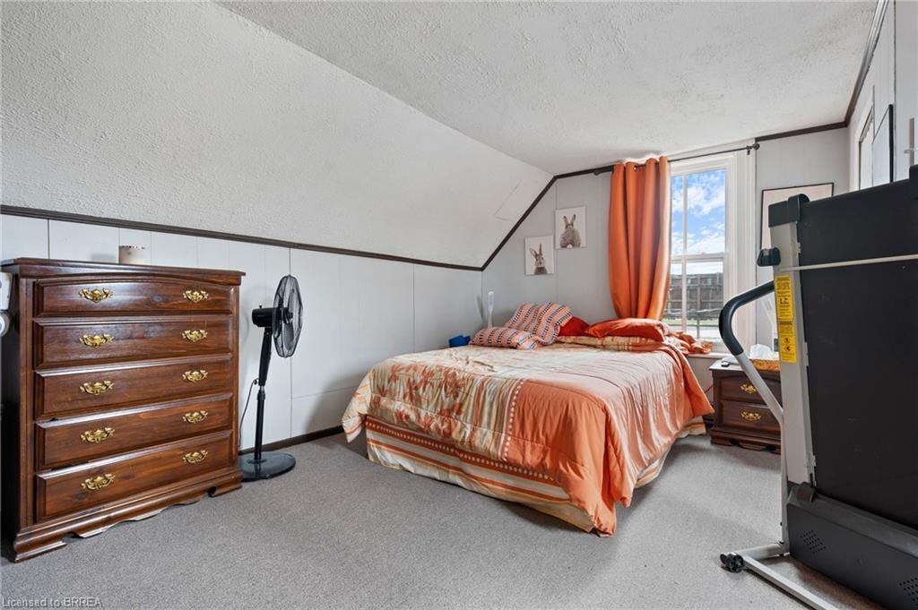 43 Main Street N Property Photo 15