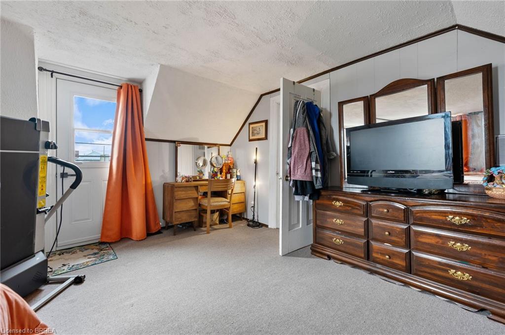 43 Main Street N Property Photo 16