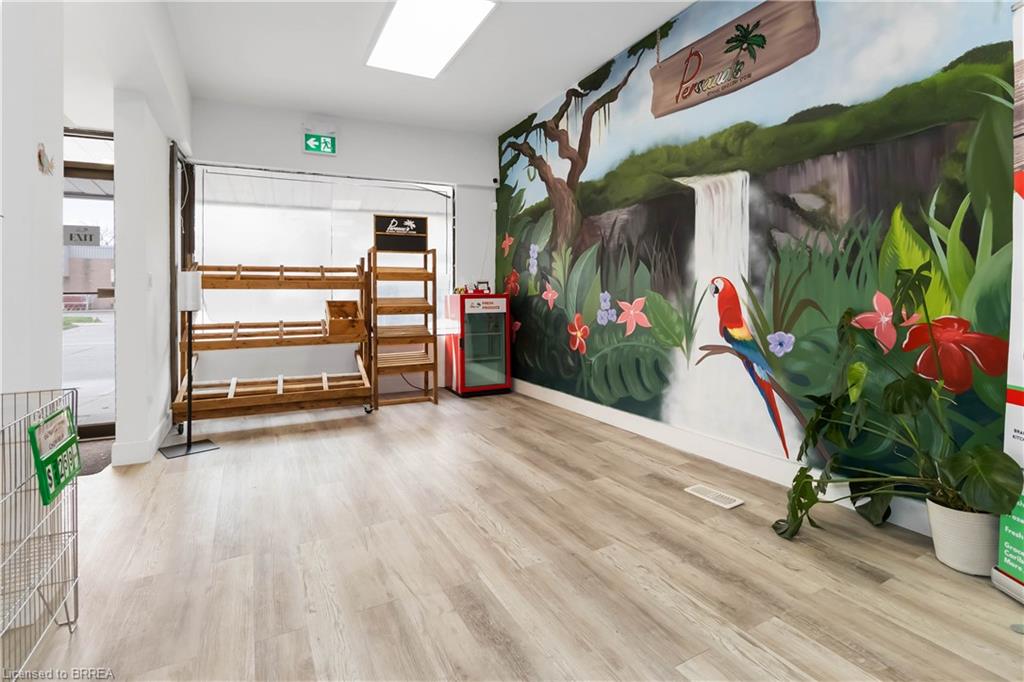 112 King St Street Property Photo 4