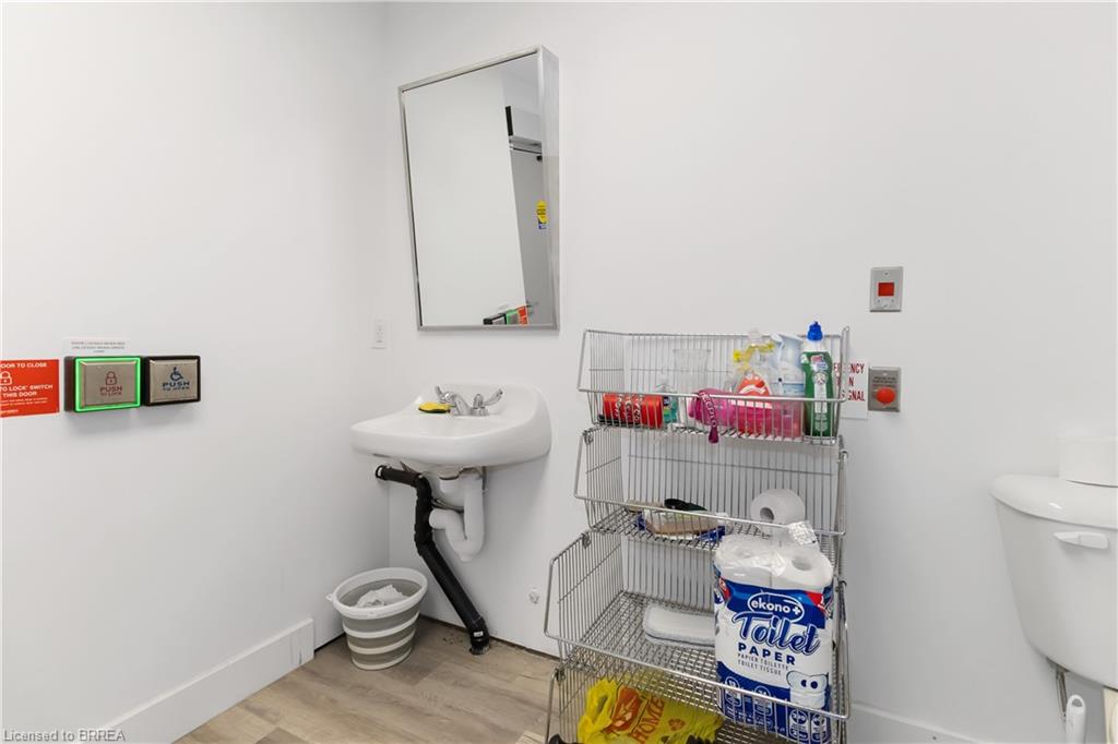 112 King St Street Property Photo 6