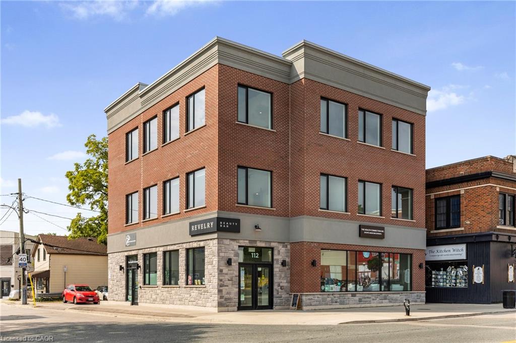 3-112 King Street W Property Photo 2