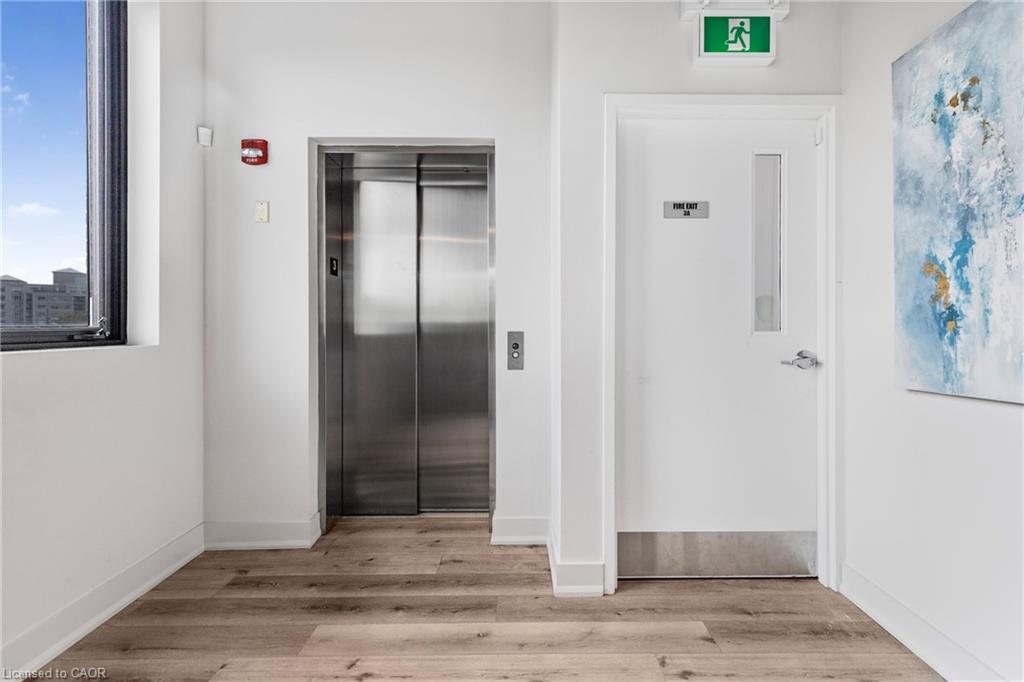 3-112 King Street W Property Photo 5