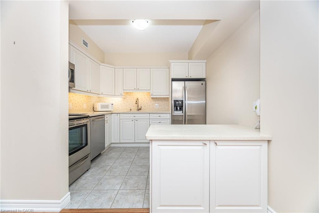 204-77 Governors Road Property Photo 12