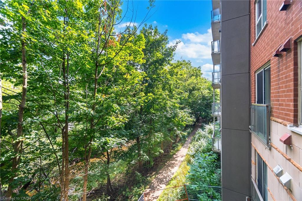 204-77 Governors Road Property Photo 28