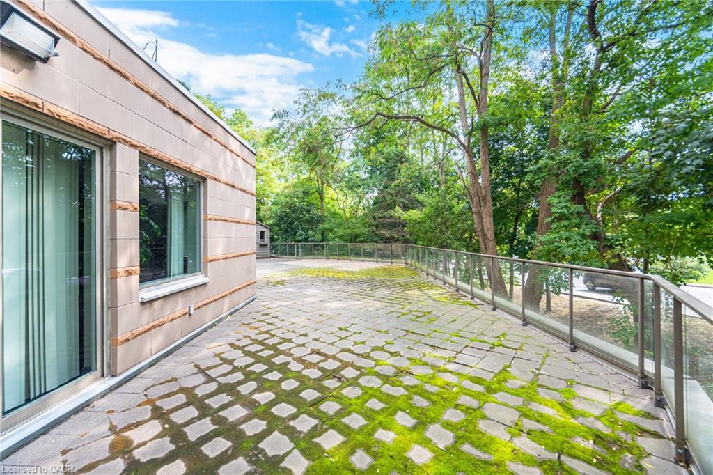 204-77 Governors Road Property Photo 38