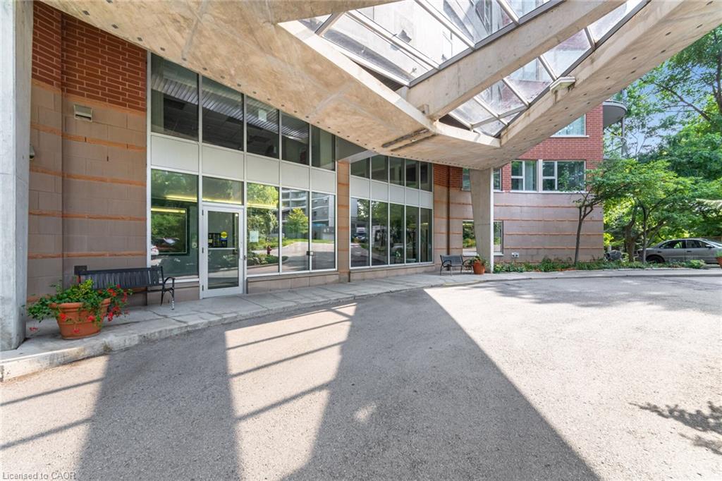 204-77 Governors Road Property Photo 45