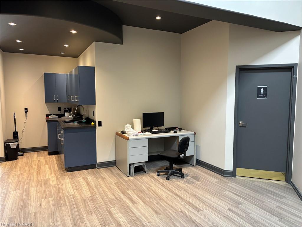 1177 King Road Property Photo 5