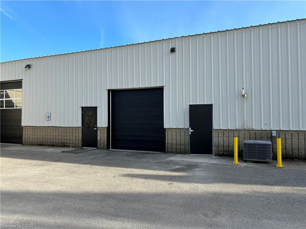 1177 King Road Property Photo 8