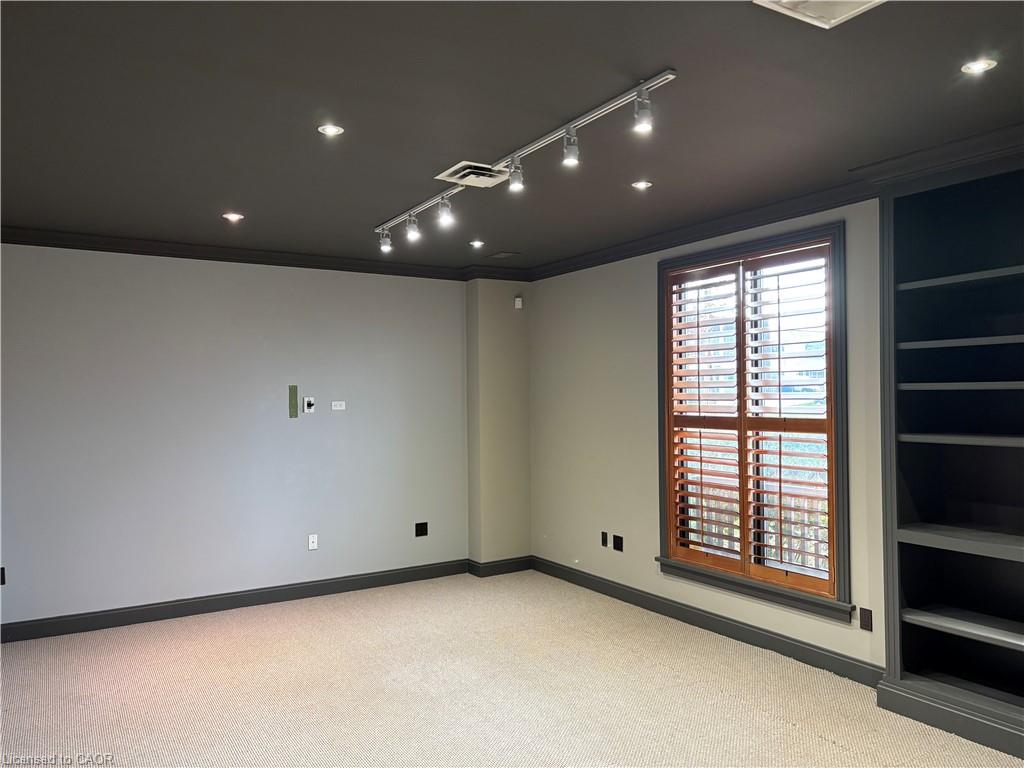 1177 King Road Property Photo 14