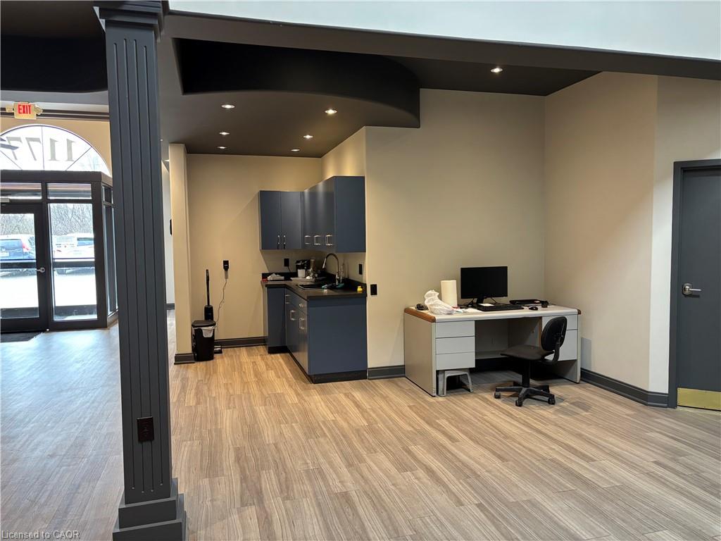 1177 King Road Property Photo 15